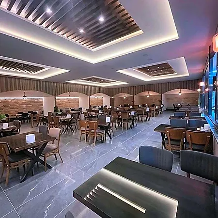 Otel Anya